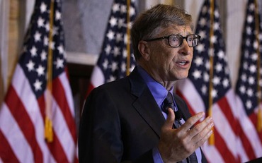 Tỷ phú Bill Gates nói rằng sớm hay muộn gì thì kinh tế toàn cầu vẫn suy thoái

