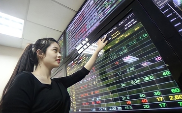 Chứng khoán hôm nay 21/6: VN-Index giảm 7,93 điểm