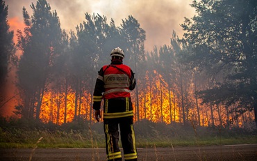 Nắng nóng khiến nhiều nơi ở châu Âu chìm trong biển lửa