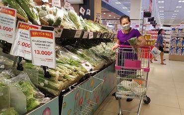 Nhiều loại thực phẩm vẫn neo ở mức giá cao mặc dù giá xăng đã giảm mạnh