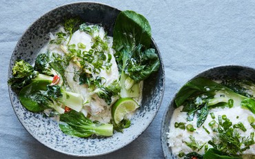 Món ngon mỗi ngày: Cá luộc nước cốt dừa cùng cải thìa