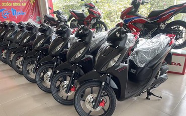 Nghịch lý thị trường xe máy: Xe cũ đắt hơn xe mới!