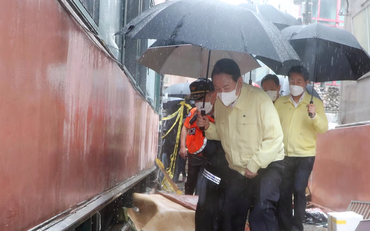 Seoul cấm các căn hộ bán hầm sau khi một gia đình thiệt mạng vì lũ lụt