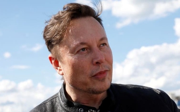 Elon Musk nói đang mua lại CLB bóng đá Manchester United