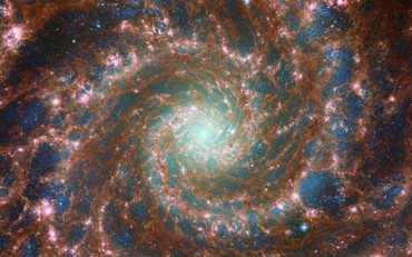NASA công bố hình ảnh tuyệt đẹp về Thiên hà Bóng ma