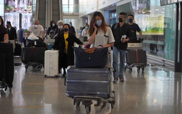 Các hãng hàng không 'rục rịch' mở lại các chuyến bay đến Hồng Kông