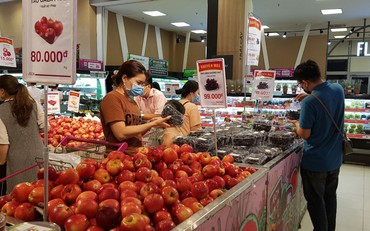 Thị trường trái cây: Cuộc cạnh tranh giữa hàng nội và ngoại