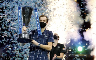 Daniil Medvedev đánh bại Dominic Thiem, vô địch Nitto ATP Finals 2020 Final