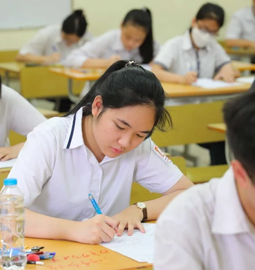 TP Hồ Chí Minh: Chỉ tiêu tuyển sinh vào lớp 10 công lập giảm, học sinh lo lắng