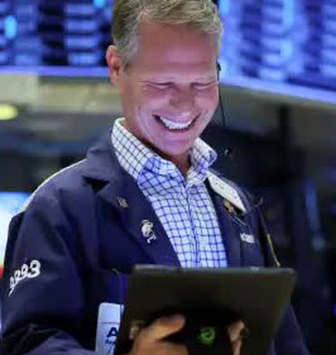 Cổ phiếu tăng vọt, Dow Jones tăng hơn 650 điểm nhờ báo cáo lạm phát tăng