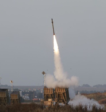 CBS News: Israel thông báo cho Mỹ sẵn sàng tấn công Iran