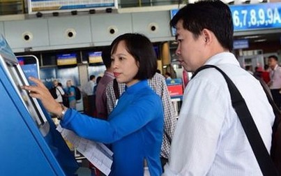 Check-in ngoài sân bay, Tân Sơn Nhất vẫn không thoát kẹt xe