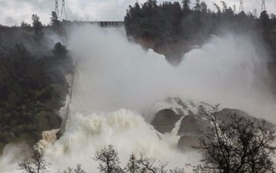Đập nước cao nhất Mỹ sắp sập, 200.000 dân California sơ tán khẩn
