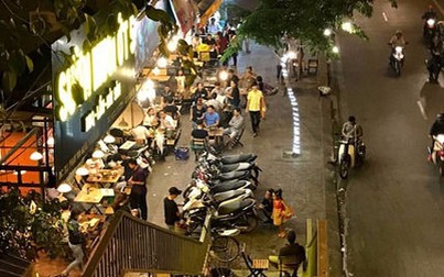 Vỉa hè TP.HCM “đâu lại vào đấy” sau khi trật tự đô thị vừa rời khỏi
