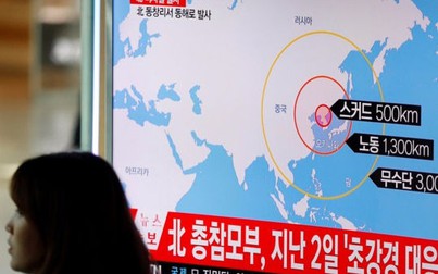 Triều Tiên phóng ít nhất 4 tên lửa, 3 quả rơi xuống EEZ của Nhật