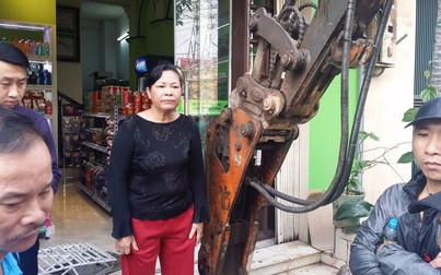 Chủ cửa hàng tạp hóa ở Hà Nội kiên quyết không trả vỉa hè