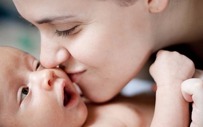 Cha mẹ hãy ghi nhớ 6 điều tuyệt đối không được làm với trẻ sơ sinh