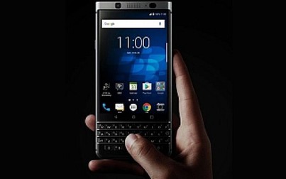Ảnh cận cảnh Blackberry KeyOne giá hơn 18 triệu đồng vừa về Việt Nam