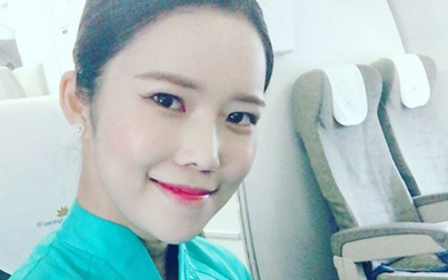 Nữ tiếp viên hàng không người Hàn Quốc xinh đẹp khiến dân mạng đứng ngồi không yên
