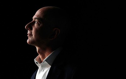 Những 'góc khuất' của ông chủ Amazon Jeff Bezos
