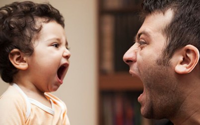 Chuyên gia gợi ý cách ứng xử giúp bố mẹ bớt to tiếng và quát tháo con