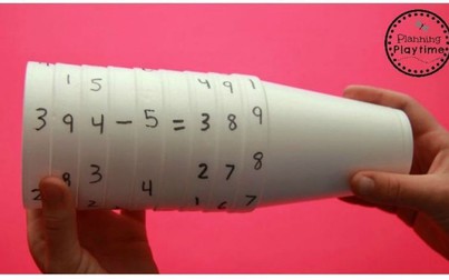 Chưa đến 5 phút làm trò chơi giúp con học toán từ cốc giấy
