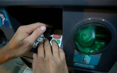 Cảnh báo trộm tiền bằng thẻ ATM giả