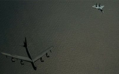 Chiến đấu cơ Su-27 của Nga 'bám' đội máy bay ném bom Mỹ trên Biển Baltic
