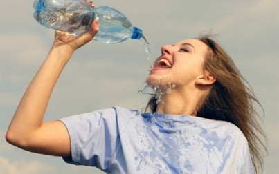 Bốn loại nước càng uống càng gây mất nước phải tuyệt đối tránh