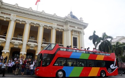 Xe buýt hai tầng mui trần chạy thử ở Hà Nội