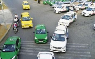 Taxi truyền thống lo Grab, Uber khuyến mại quanh năm