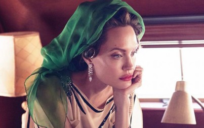 Angelina Jolie tiết lộ bị liệt cơ mặt, tăng huyết áp sau ly hôn Brad Pitt