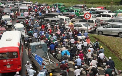 Cửa ngõ Tân Sơn Nhất ùn tắc nghiêm trọng: Vì sao cầu vượt 240 tỷ đồng vô dụng?