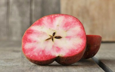 Mê mẩn loại táo Mỹ lạ...'xanh vỏ - hồng lòng' siêu dễ thương