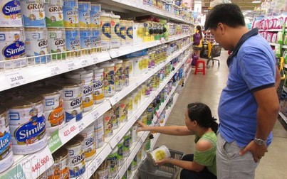 Giá sữa trẻ em vẫn ổn định dù doanh nghiệp đã được phép tăng giá