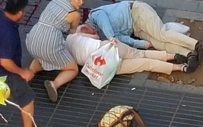 Đâm xe khủng bố ở Barcelona, ít nhất 13 người chết