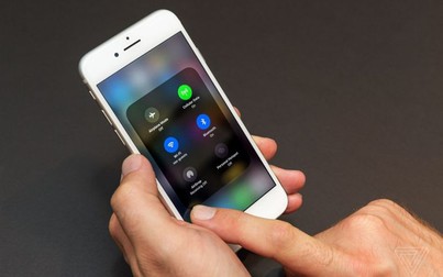 Trước làn sóng dọa tẩy chay iPhone, Apple bất ngờ tung bản vá lỗi 11.0.2