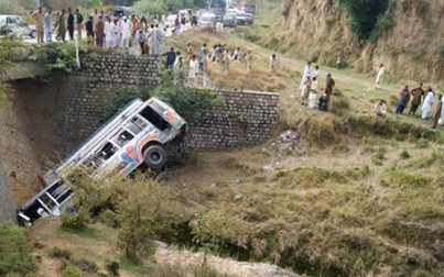 Tai nạn giao thông khiến hàng chục người thương vong tại Pakistan và Ấn Độ