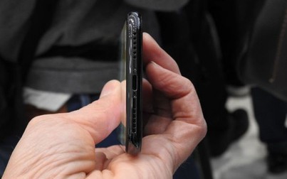 Hết lỗi màn hình, iPhone X bị tố loa chất lượng kém