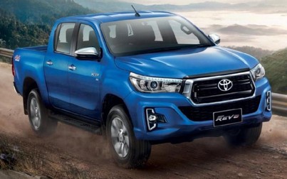Toyota Hilux 2018 tại Việt Nam 'cải tiến nhẹ' thì tại Thái Lan, xe gần như... lột xác