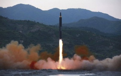 Triều Tiên lại phóng tên lửa đạn đạo liên lục địa