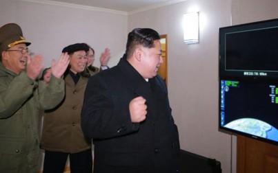 Triều Tiên công bố ông Kim Jong-un vui mừng khi vụ phóng tên lửa thành công