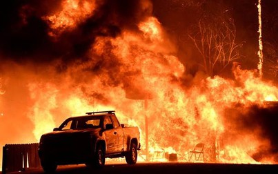 Hơn 27.000 dân sơ tán do cháy rừng, California ban bố tình trạng khẩn cấp
