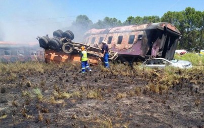 Hàng trăm người thương vong sau va chạm giữ xe tải và tàu hỏa ở Nam Phi