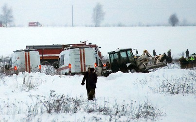 Vụ tai nạn máy bay ở Nga: Tìm thấy 1 chiếc hộp đen và 2 thi thể gần hiện trường