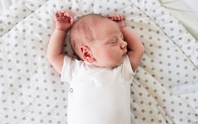 Tư thế nằm ngủ an toàn nhất cho trẻ sơ sinh