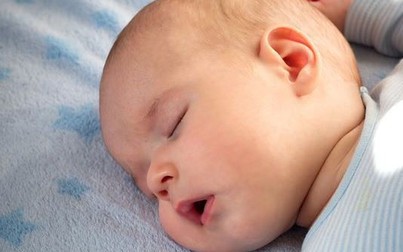 Trẻ sơ sinh có khuôn mặt giống bố sẽ khỏe mạnh hơn
