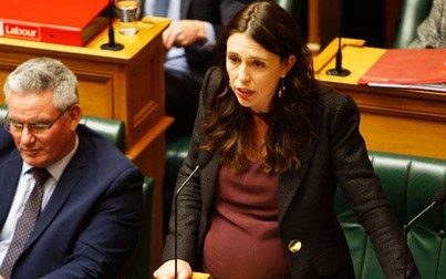 Thủ tướng New Zealand trở thành người thứ hai trên thế giới sinh con khi đương chức