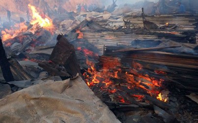 Một ngôi chợ ở Kenya bốc cháy trong đêm làm ít nhất 15 người thiệt mạng