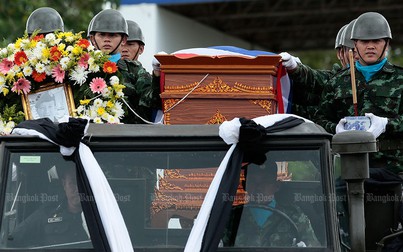Xúc động hình ảnh đưa thi thể cựu đặc nhiệm Thái Lan thiệt mạng khi cứu hộ về nhà